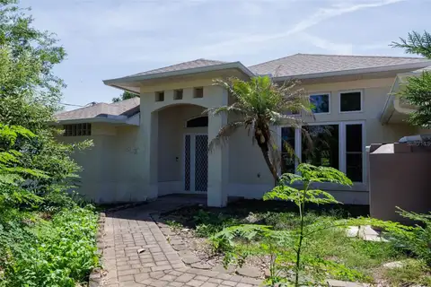 6 FAIRHILL LN — home for sale